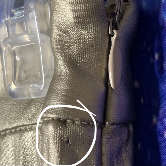 Tezenis- Pleated Metallic Miniskirt - Picture 4 of 8